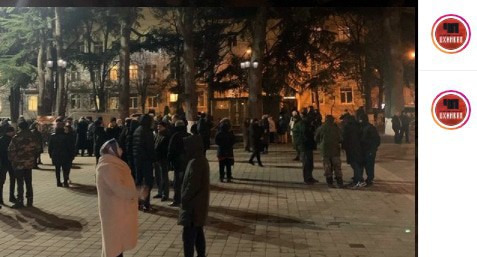 Protesters in the square in Tskhinvali, December 9, 2020. Screenshot of the post on Instagram "ЧП/Цхинвал" https://www.instagram.com/p/CIlky-Yr_XJ/