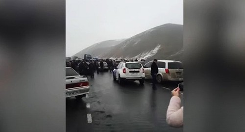A protest action in the Shirak Region of Armenia, December 16, 2020. Screenshot of the video by NEWS AM https://youtu.be/L_Xo8vsj3xQ