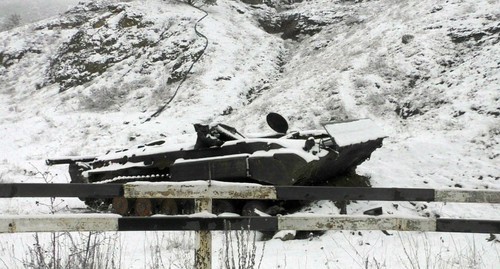 Disabled tank at a road, Nagorno-Karabakh, December 6, 2020. Photo courtesy of David Simonyan