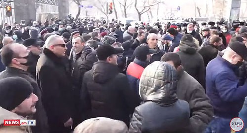 Participants of a protest action in Yerevan. December 28, 2020. Screenshot of the video by News.am https://www.youtube.com/watch?v=zRAZ3IhCUPM&amp;feature=emb_title