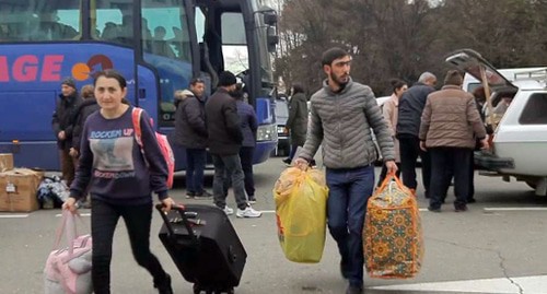 Returnees to Nagorno-Karabakh, November 30. Photo by the press service of the Russian Ministry of Defence http://mil.ru/russian_peacekeeping_forces/news/more.htm?id=12327464@egNews