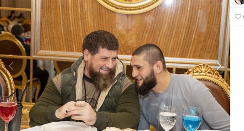 Ramzan Kadyrov and Khamzat Chimayev at a reception in Grozny. Screenshot of the post on Ramzan Kadyrov's VKontakte page: https://vk.com/ramzan
