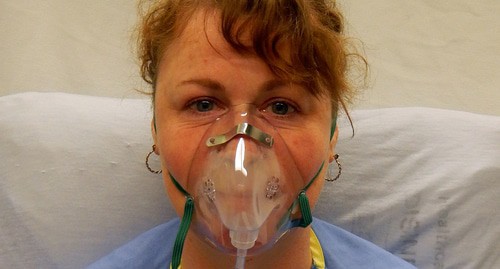 Medical oxygen mask. Photo: James Heilman, MD - https://ru.wikipedia.org/wiki/Кислородное_оборудование
