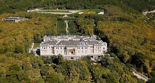 Putin's alleged palace. Photo: screenshot https://www.youtube.com/watch?v=ipAnwilMncI