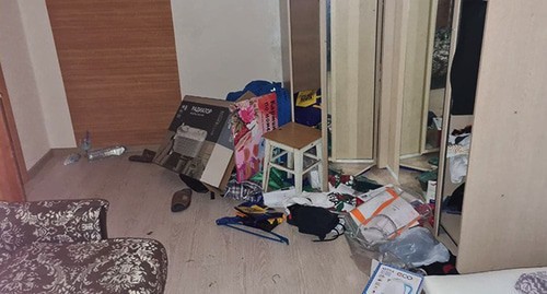 A mess in the apartment where Salekh Magamadov and Ismail Isaev were detained. Photo courtesy of the "Russian LGBT Network" https://novayagazeta.ru/articles/2021/02/06/89088-k-allahu-iz-pod-palki