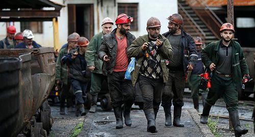 Workers of a Tkibuli mine. Photo: REUTERS/David Mdzinarishvili