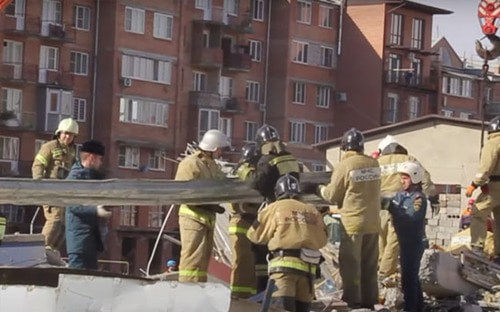 At the explosion site in Vladikavkaz. Screenshot of the video https://www.youtube.com/watch?v=MhIKSG7OZVs&amp;feature=emb_logo