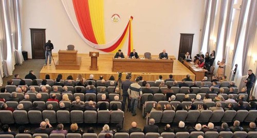 Session of the Parliament of South Ossetia. Photo: http://www.parliamentrso.org/