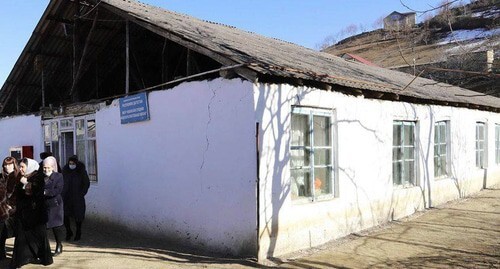School building in the village of Akka of the Tabasaransk District. Photo: //dagpravda.ru/novosti/ummupazil-omarova-posetila-shkolu-v-s-akka-tabasaranskogo-rajona/