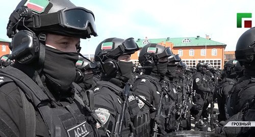 Chechen law enforcers. Screenshot: https://www.youtube.com/watch?v=MRTvFoW_gGw