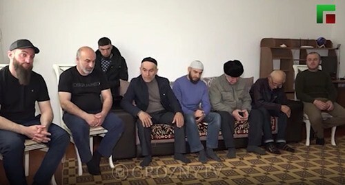 Relatives of Salekh Magamadov and Ismail Isaev voiced threats against the newspaper “Novaya Gazeta”. Screenshot of the video https://www.instagram.com/p/CMzoH5IpiWl/