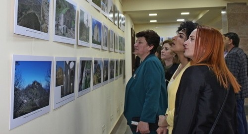 Visitors at the exhibition. Photo by Alvard Grigoryan for the Caucasian Knot