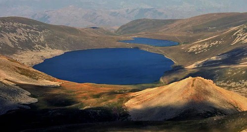 Black lake in the Syunik Region of Armenia. Photo: http://www.facebook.com/permalink.php?story_fbid=1317087292021917&id=100011619750447