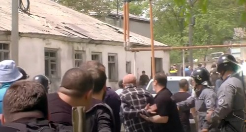 Clashes in Dmanisi. Screenshot of the video by the Sputnik Georgia YouTube channel https://www.youtube.com/watch?v=0BSxdy0ZJhk&amp;t=21s