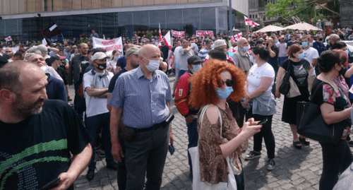 Protestors in Tbilisi. Photo by Beslan Kmuzov for the Caucasian Knot
