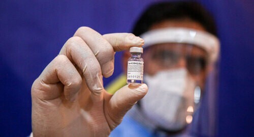 Vaccine. Photo: Mehr News Agency, http://ru.wikipedia.org/wiki/Спутник_V