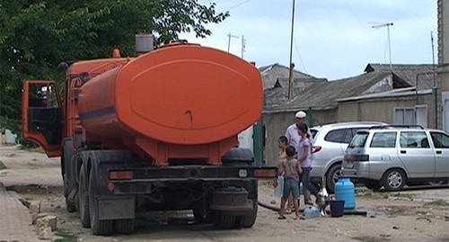 Water truck in Dagony. Screenshot: http://rgvktv.ru/obshchestvo/66728