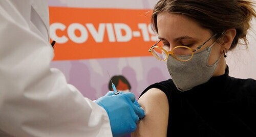 Vaccination against COVID-19. Photo: REUTERS/Anton Vaganov
