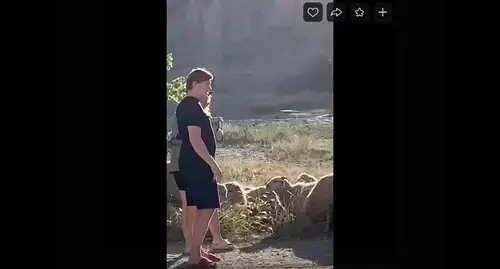 Tourists in Dagestan whose appearance was criticized by the author of the video. Screenshot: http://vk.com/golos_dagestan?w=wall-74219800_1060682
