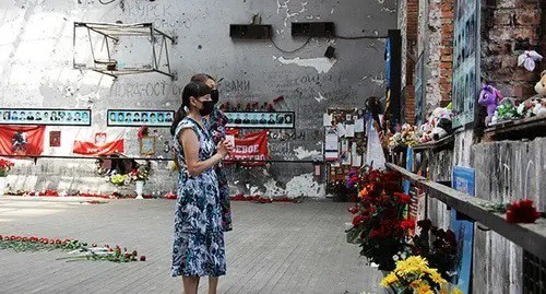 Memory watch in the destroyed School No.1 in Beslan, September 1, 2021. Photo by Tamara Agkatseva for the Caucasian Knot