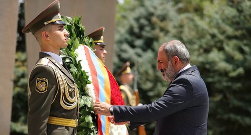 The Prime Minister of Armenia, Nikol Pashinyan, visited the Erablur Military Pantheon on Armenia's Independence Day. Photo by the press service of the Prime Minister