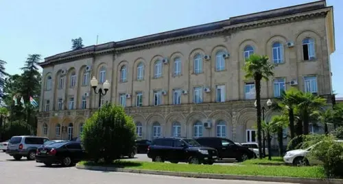 Parliament of Abkhazia. Screenshot: http://eadaily.com/ru/news/2019/12/26/parlament-abhazii-ne-prinyal-byudzhet-na-2020-god