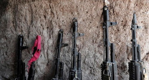Weapons in the combat positions of Armenian soldiers on the front line during the combat actions against the Azerbaijani armed forces in Nagorno-Karabakh. October 2020. Photo: REUTERS/Stringer