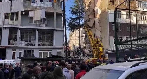 Collapse of a high-rise apartment building in Batumi. Screenshot: http://www.youtube.com/watch?v=vCRXIxRkQmM