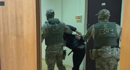 The detention of a suspect of preparing a terror act. Photo https://tvzvezda.ru/news/20211022951-EVUZ2.html