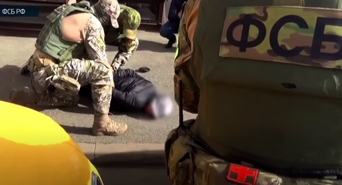 The arrest of the man who was preparing a terror act. Screenshot of the video https://www.youtube.com/watch?v=JhuKTHFPrxA