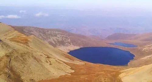 Black Lake at Azerbaijan-Armenia border. Photo: Albero https://ru.wikipedia.org/
