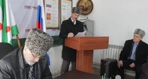 Members of the Council of Teips of Ingushetia. Screenshot: https://www.youtube.com/watch?v=ngyXR-d22wo