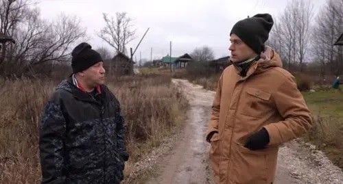 Igor Kalyapin and Yuri Dud  (right). Screenshot: https://www.youtube.com/watch?v=E_2Vy9B8hic