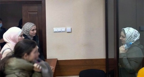 Zarifa Sautieva (on the right) in the courtroom. Photo by Alyona Sadovskaya for the "Caucasian Knot"