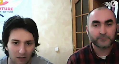 Abubakar Yangulbaev (left) and Magomed Alamov, whose relatives were kidnapped. Screenshot: https://www.youtube.com/watch?v=dClFiDdjjyM