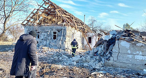 A house destroyed as a result of shelling, Chernihiv Region, February 28, 2022 Photo: State Emergency Service of Ukraine https://ru.wikipedia.org