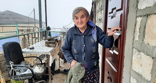 Lena Khachatryan, a pensioneer.  The Nakhichevanik community in the Askeran District of Nagorno-Karabakh. March 2022. Photo by Alvard Grigoryan for the "Caucasian Knot"