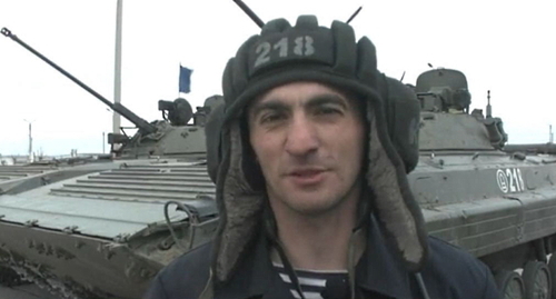 Bekhman Verdikhanov. Screenshot of the video https://www.1tv.ru/shows/chasovoy/vypuski/tihookeanskiy-flot-morskoy-desant-chasovoy-vypusk-ot-03-10-2021