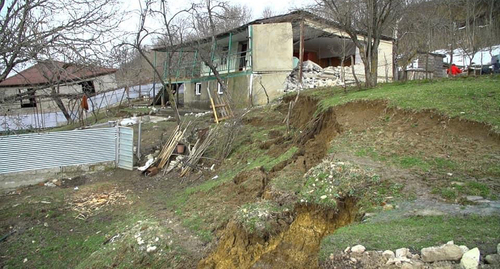The consequences of a landslide in the village of Itkhvisi in the Chiatura District of Georgia. Photo https://www.newsgeorgia.ge/оползни-в-чиатура-требуется-пересели/
