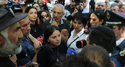 Relatives of the dead soldiers at a rally demanding that Pashinyan be held accountable for their deaths. Yerevan, April 26, 2022. Photo by Tigran Petrosyan for the Caucasian Knot