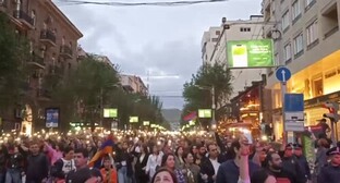 Opposition supporters held a march in Yerevan on May 15, 2022. Screenshot of the video https://t.me/novostiarmenia/39258