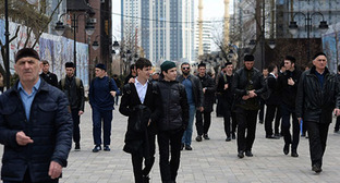 Residents of Grozny. Photo: https://www.grozny-inform.ru/news/society/135331/