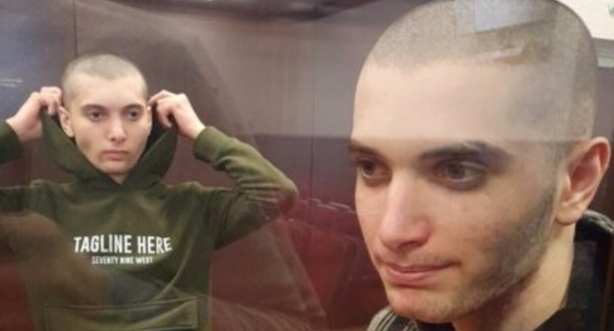 Ismail Isaev (on the left) and Salekh Magamadov. Screenshot https://ren.tv/news/v-rossii/800000-v-groznom-zaderzhali-dvoikh-predpolagaemykh-posobnikov-bandy-biutukaeva