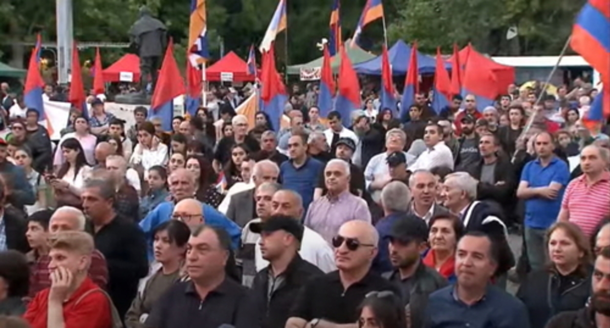 A rally in Yerevan on May 19, screenshot of the video on the Yerkir Daily YouTube channel https://www.youtube.com/watch?v=Gaj1FJ-D7mg
