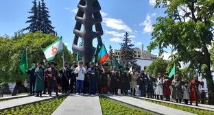Participants in the events on Adygs' Memory Day held at the "Tree of Life" monument in Nalchik on May 21, 2022. Photo by Lyudmila Maratova for the "Caucasian Knot"