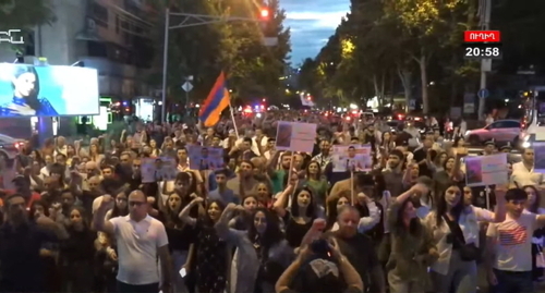 A rally organized by the Armenian opposition. Image made from video posted by Yerkir Daily, https://www.youtube.com/watch?v=Xphoem9UcDY
