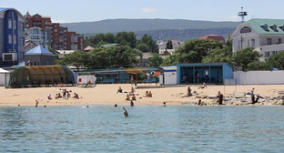 A beach in Derbent. Photo: https://riadagestan.ru/news/incidents/in_makhachkala_checked_a_recreation_area_on_the_shore_of_the_caspian_sea/