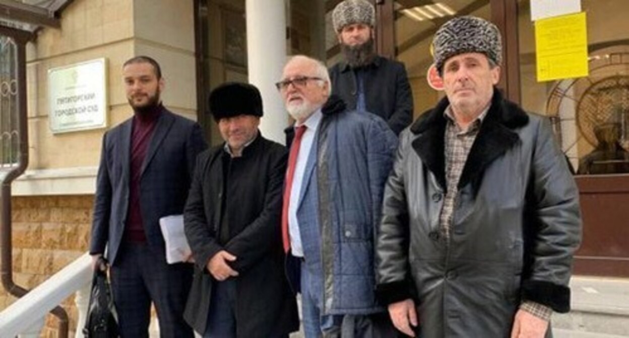 Magomed Dolgiev (second from the left). Photo by the press service of the Human Rights Protection Centre “Memorial” https://memohrc.org * This message has been created and distributed by a foreign media acting as a foreign agent
