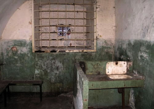 A prison cell. Photo from the website http://izkolonii.ru
