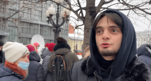 Said-Mukhammad Djumaev at a rally in support of Alexei Navalny* on January 23, 2021. Screenshot of the video by Anews https://www.youtube.com/watch?v=Xtasot6gdA4